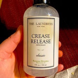 THE LAUNDRESS Crease Release